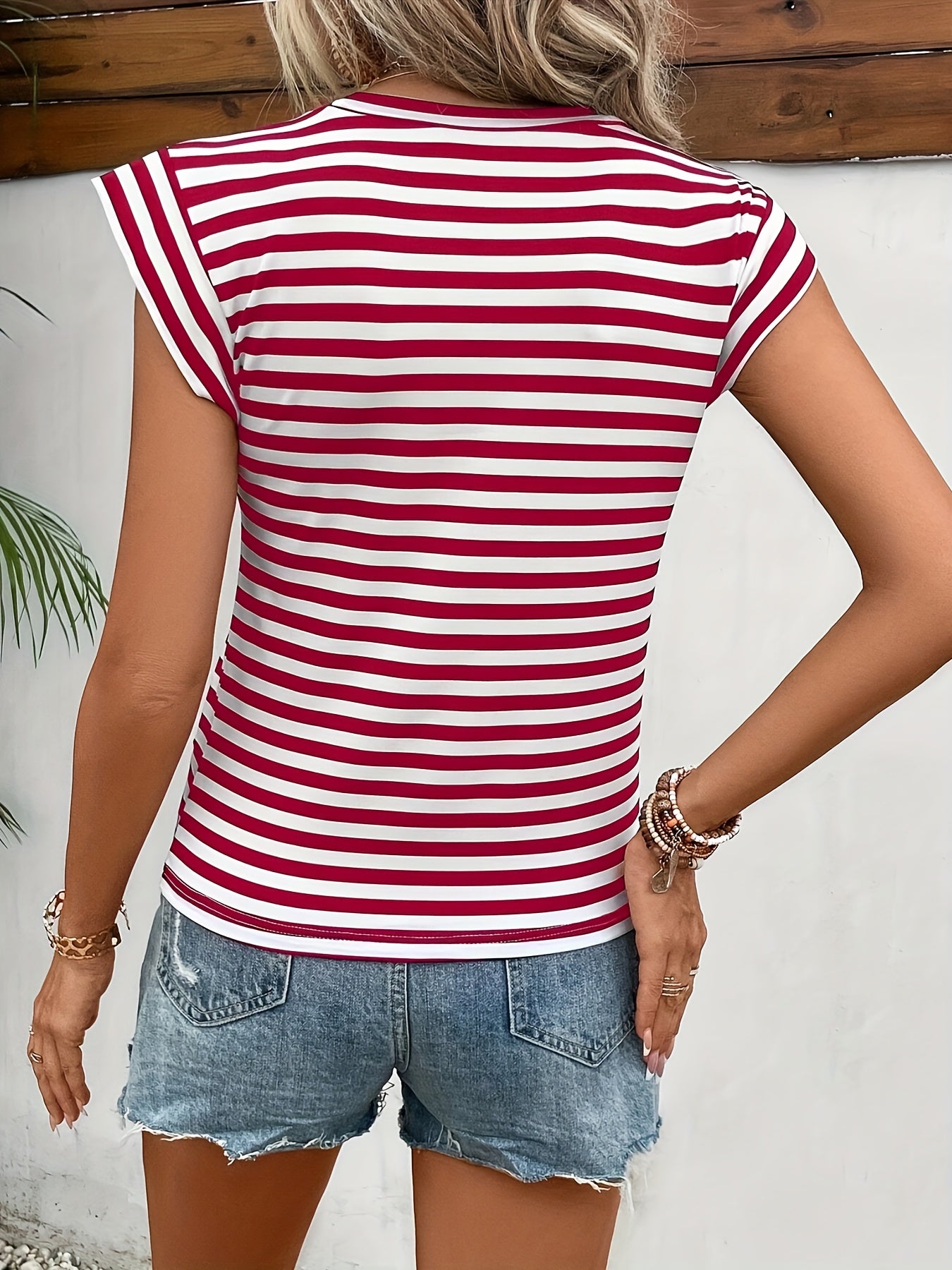 Fashionable Stripe Print Womens T-Shirt